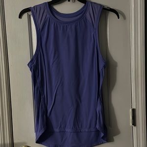Women’s athletic top